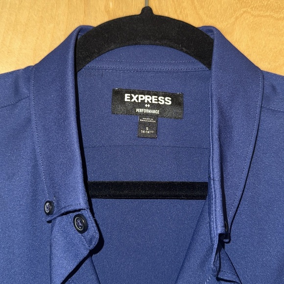 Express men’s Wrinkle-Resistant Everyday Performance Dress Shirt - Picture 2 of 5